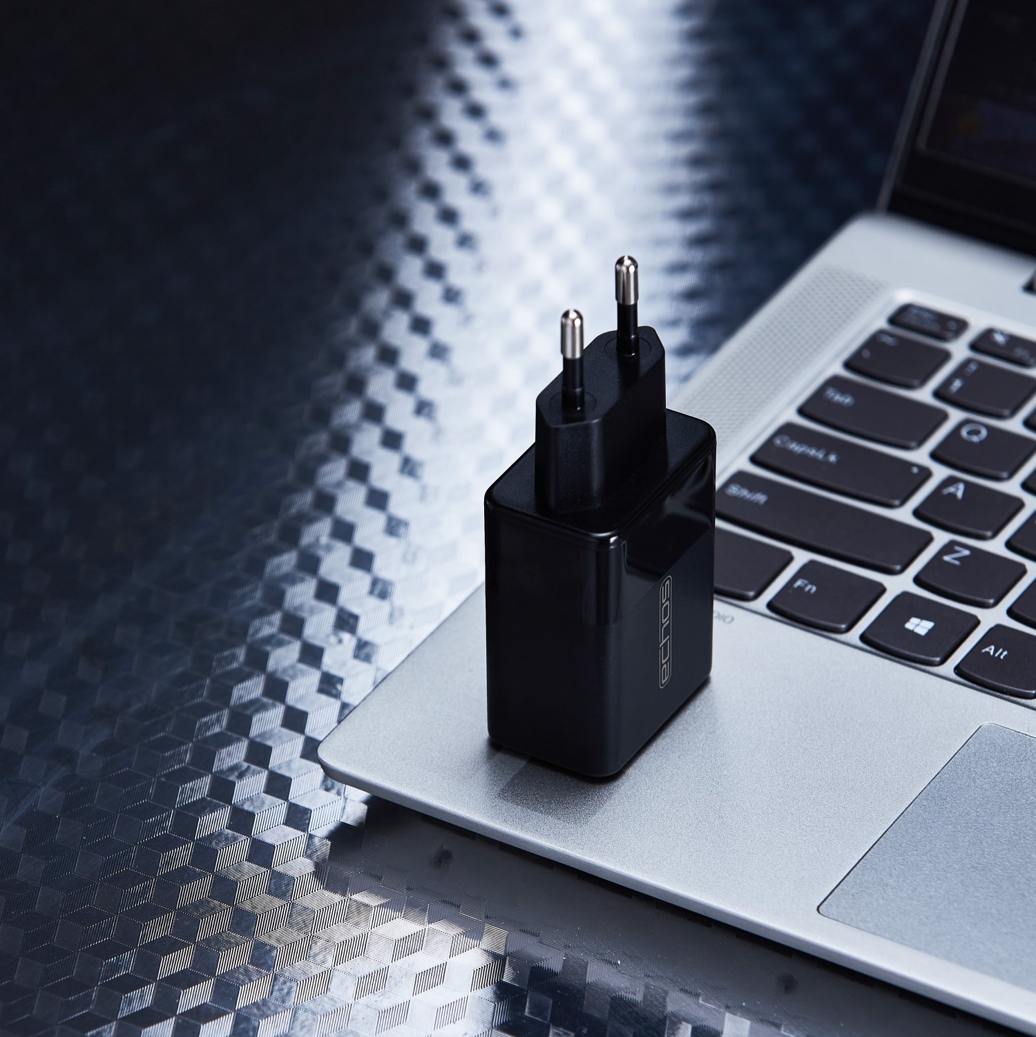 Echos Eco-4041 USB-C Schnellladegerät 20W schwarz